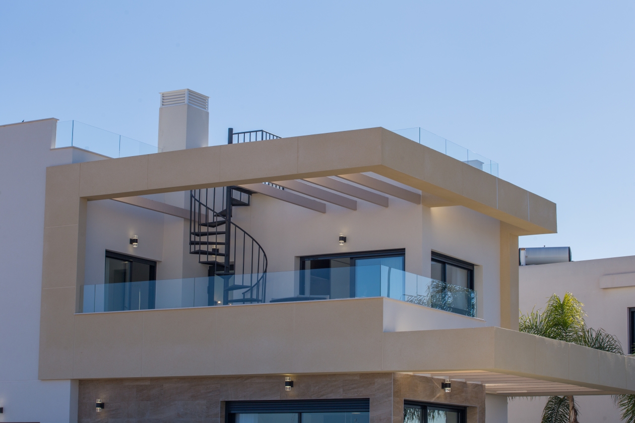 SEHR SONNIGE VILLA ZUM VERKAUF IN LOS MONTESINOS