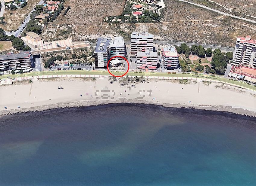 GRAN VILLA EN VENTA EN PRIMERA LINEA DE MAR EN  CAMPELLO