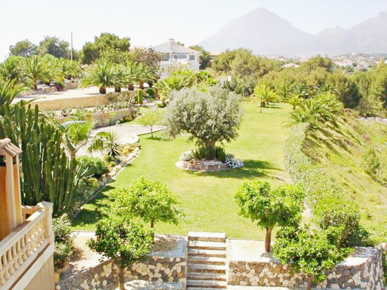 Amplia villa en venta en Alfaz del pi