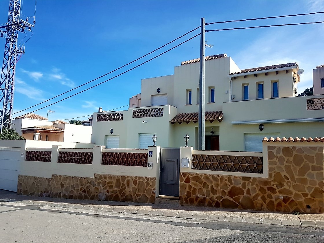 Villa for sale in Alfaz del pi